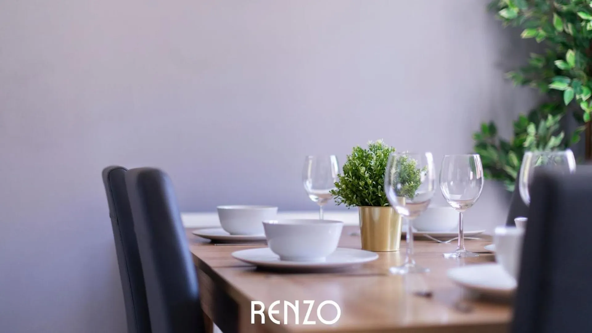 Gorgeous 4-Bed Home In Nottingham By Renzo, Free Driveway Parking, Great Location! Apartment