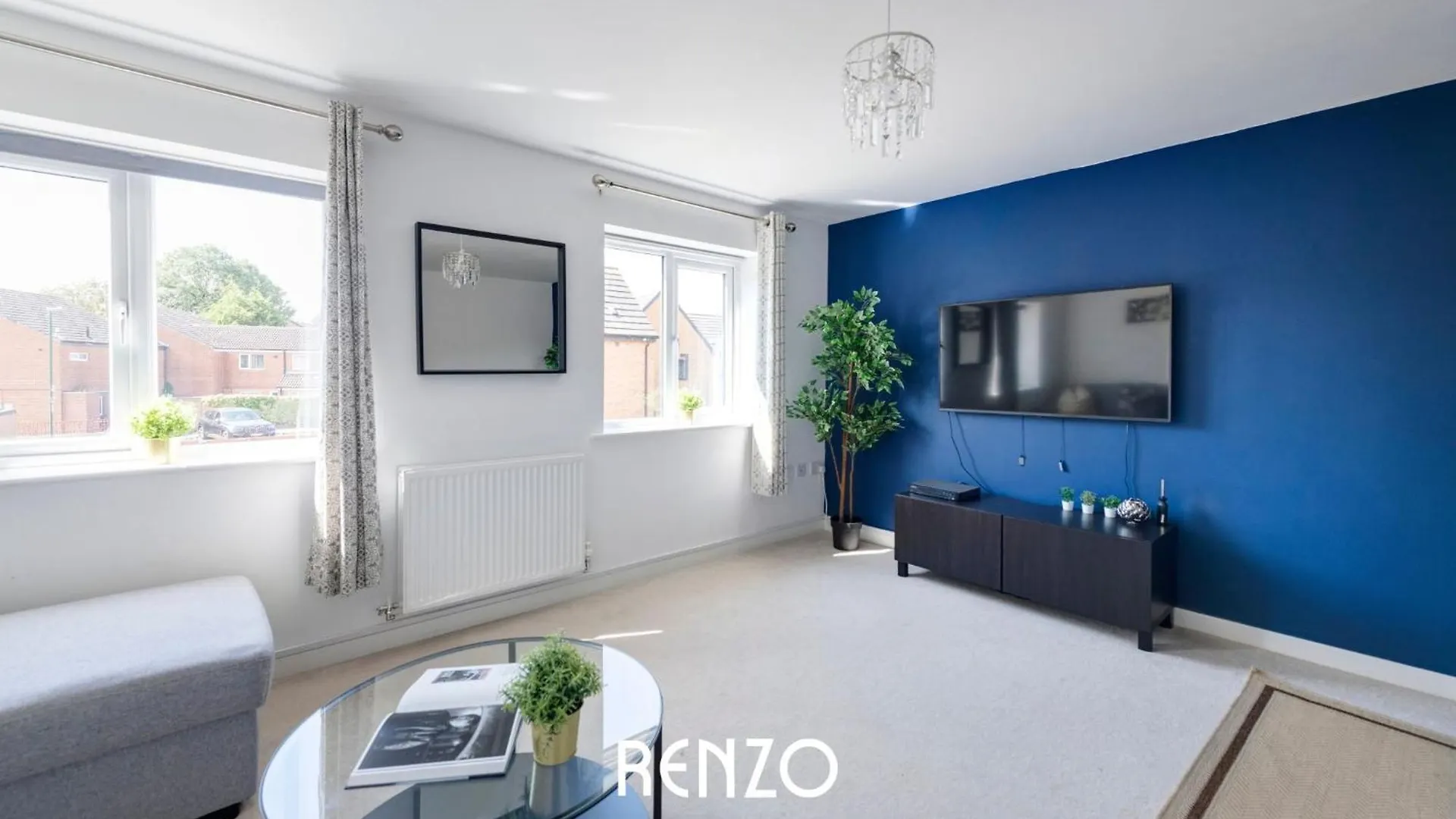 Gorgeous 4-Bed Home In Nottingham By Renzo, Free Driveway Parking, Great Location! 0*,