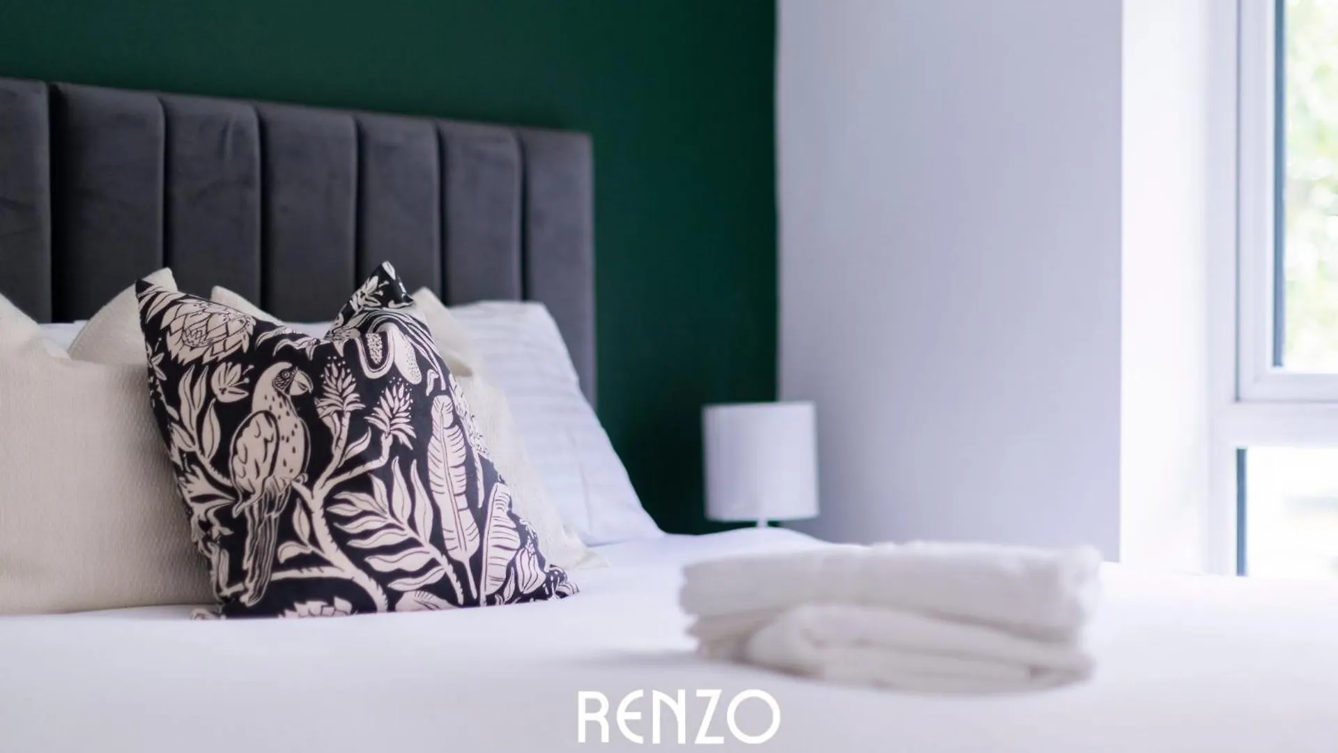 Gorgeous 4-Bed Home In Nottingham By Renzo, Free Driveway Parking, Great Location! 0*,  United Kingdom