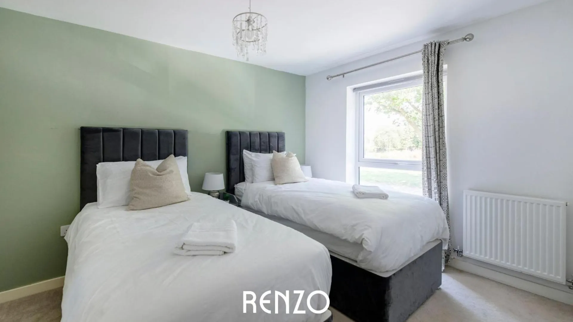 Apartment Gorgeous 4-Bed Home In Nottingham By Renzo, Free Driveway Parking, Great Location!