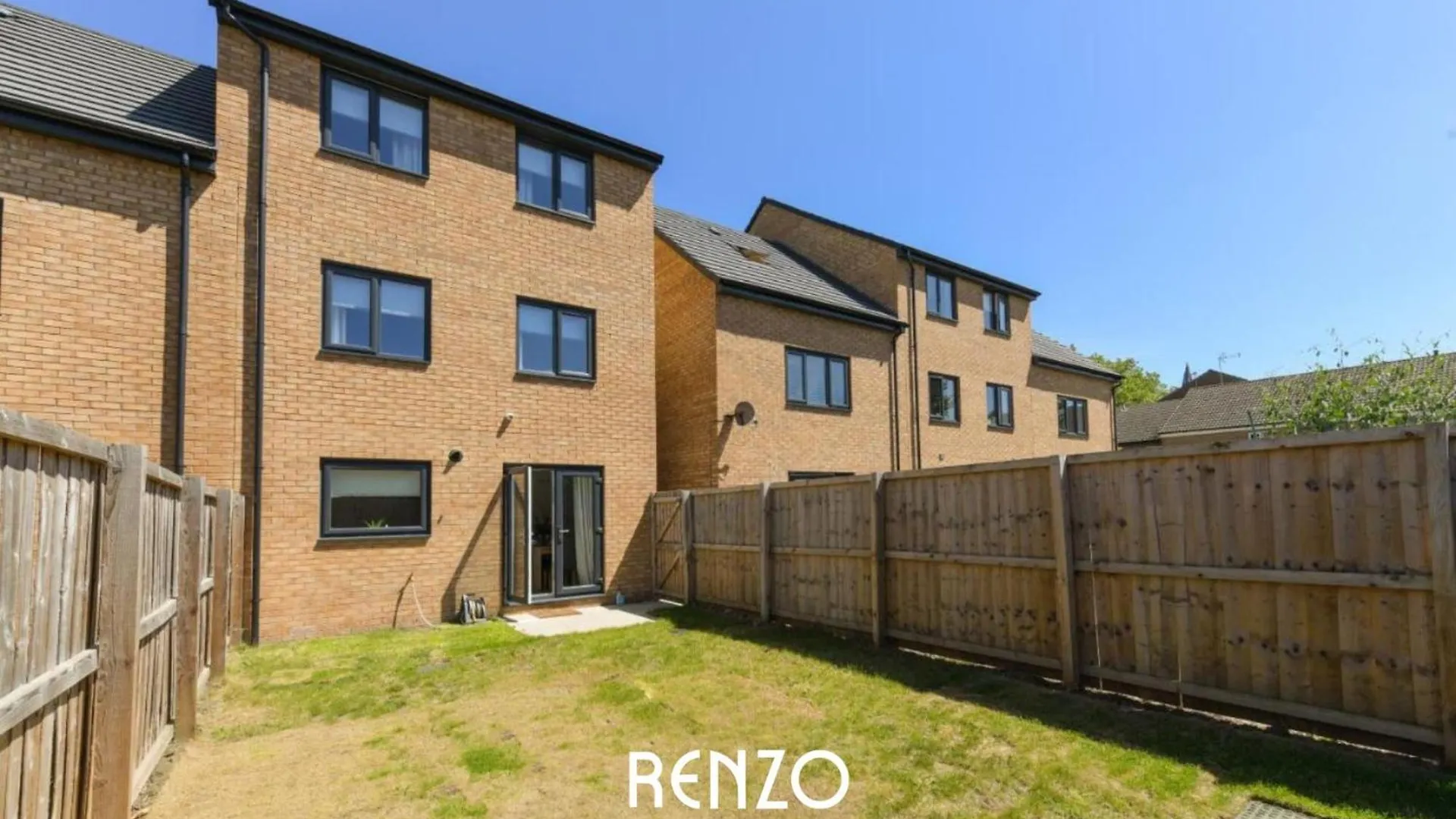 Gorgeous 4-Bed Home In Nottingham By Renzo, Free Driveway Parking, Great Location! 0*,