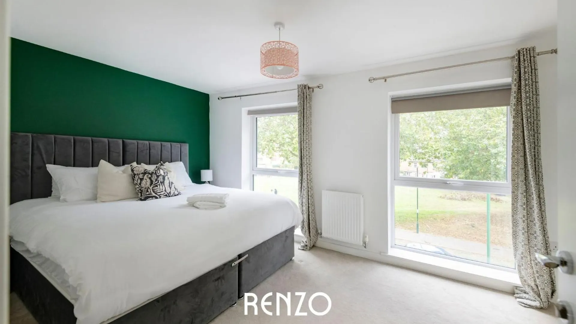 Gorgeous 4-Bed Home In Nottingham By Renzo, Free Driveway Parking, Great Location!